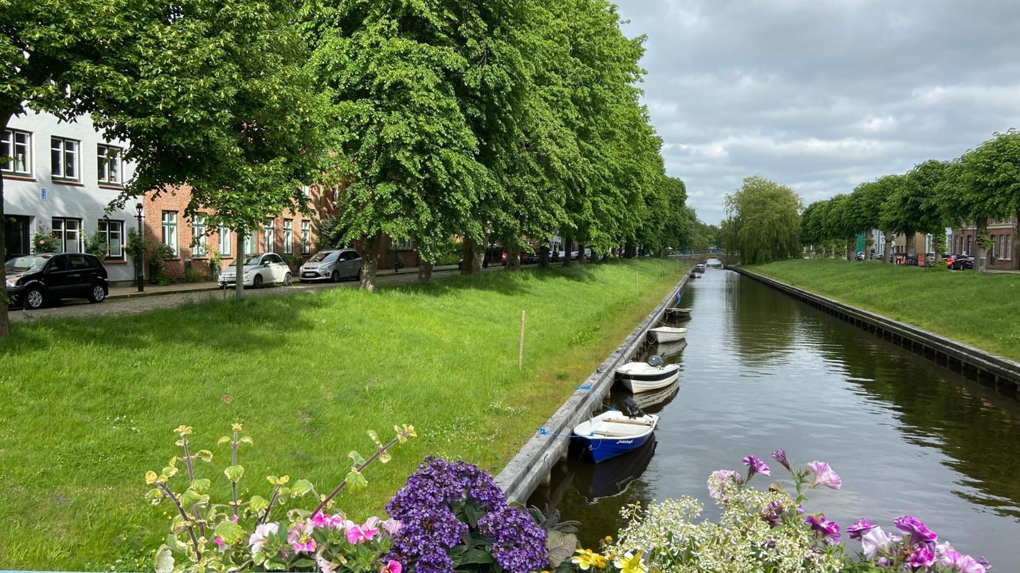 Loftwohnung 2 Simmerdeis An Der Gracht Friedrichstadt Extérieur photo
